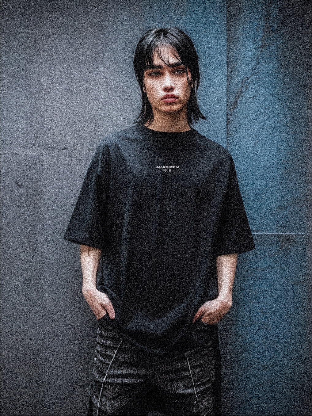 Akarizen Oversized T-shirt Model Website Image