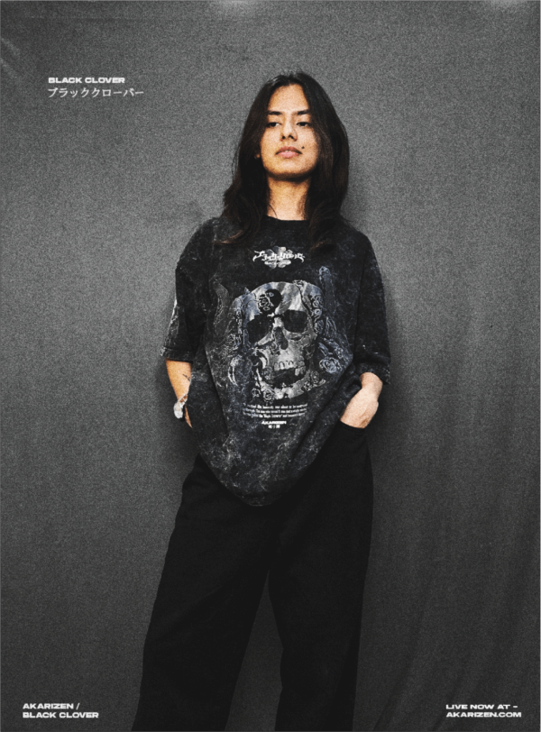 AKARIZEN BLACK CLOVER STONE WASHED OVERSIZED T-SHIRT