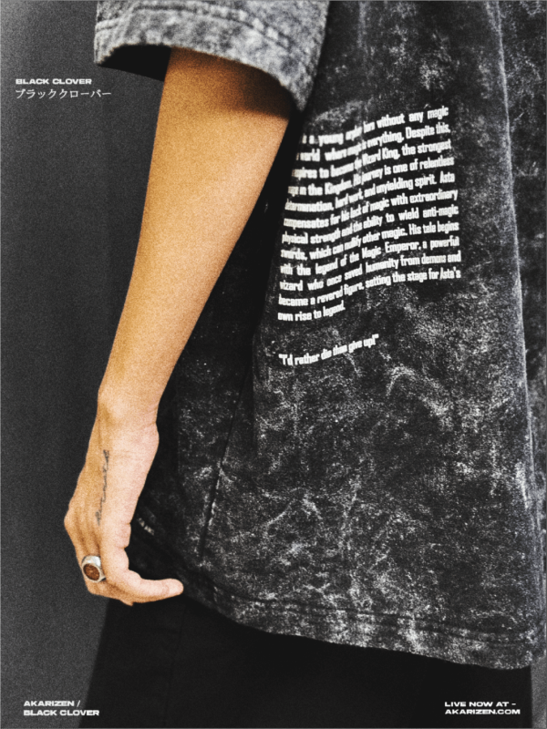 AKARIZEN BLACK CLOVER STONE WASHED OVERSIZED T-SHIRT